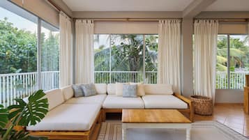 Presidential Suite, 1 King Bed with Sofa bed, Sea View | Living area