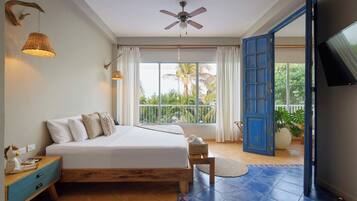 Suite – president, 1 kingsize-seng med sovesofa, sjøutsikt | Sengetøy av topp kvalitet, minibar og safe på rommet