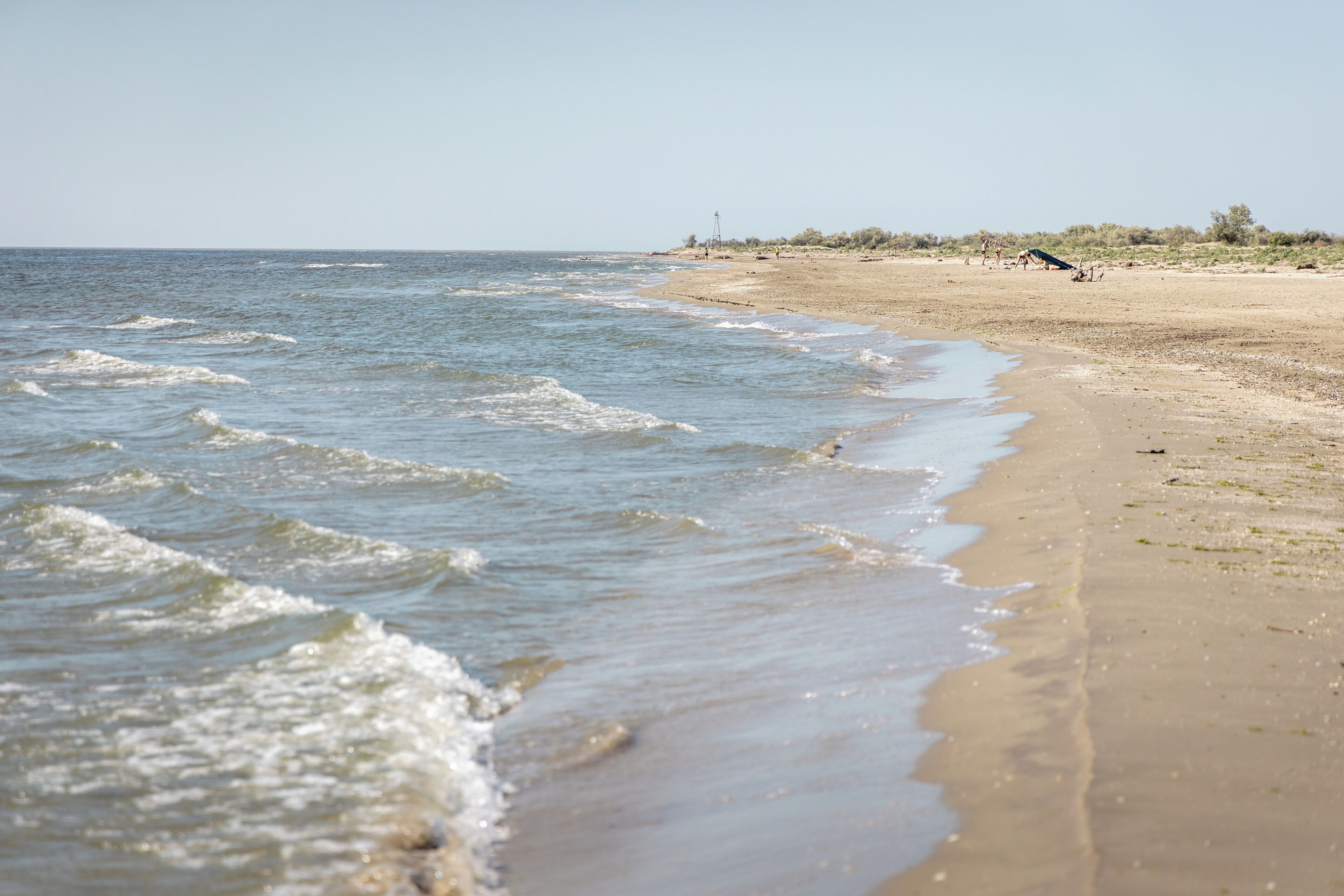 Plage à proximité, beach-volley, kayak, navigation en bateau à moteur