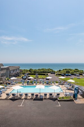 View from room - Hartmans' Briney Breezes Beach Resort (Montauk)