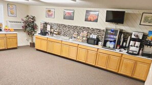 Free daily continental breakfast  - Burke Inn Motel & Suites (Carroll)