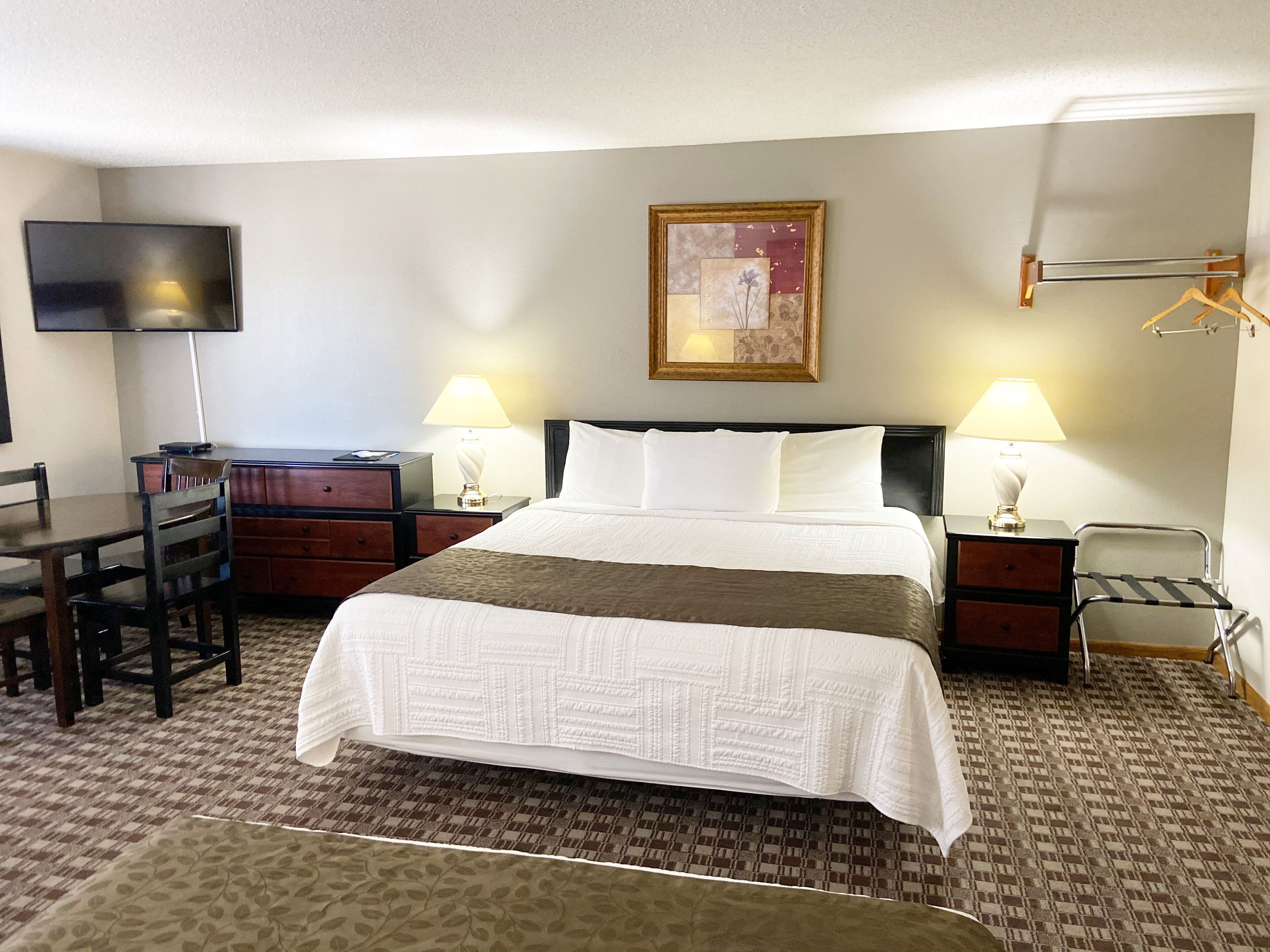 Burke Inn Motel & Suites — photo 8