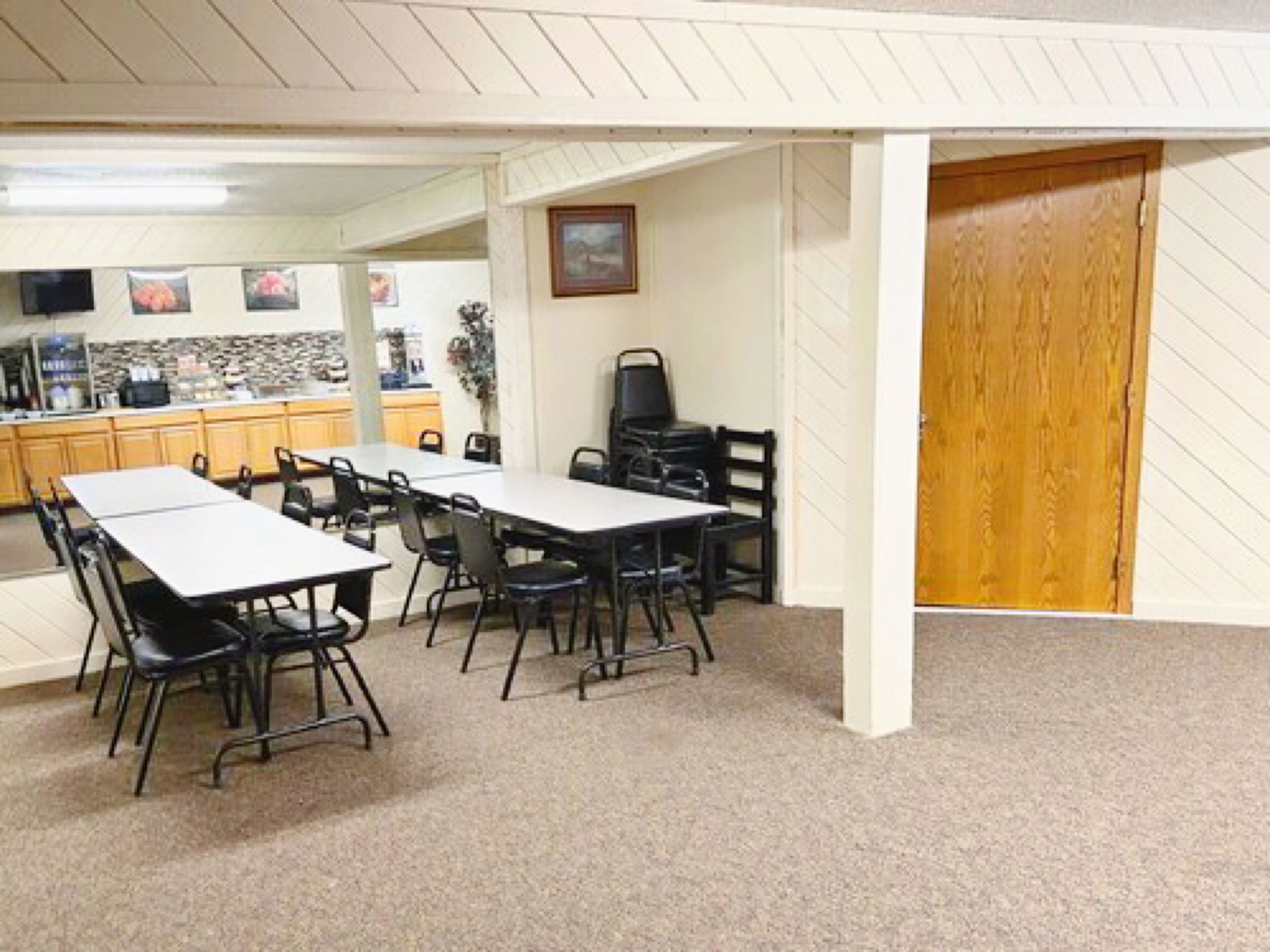 Burke Inn Motel & Suites — photo 13