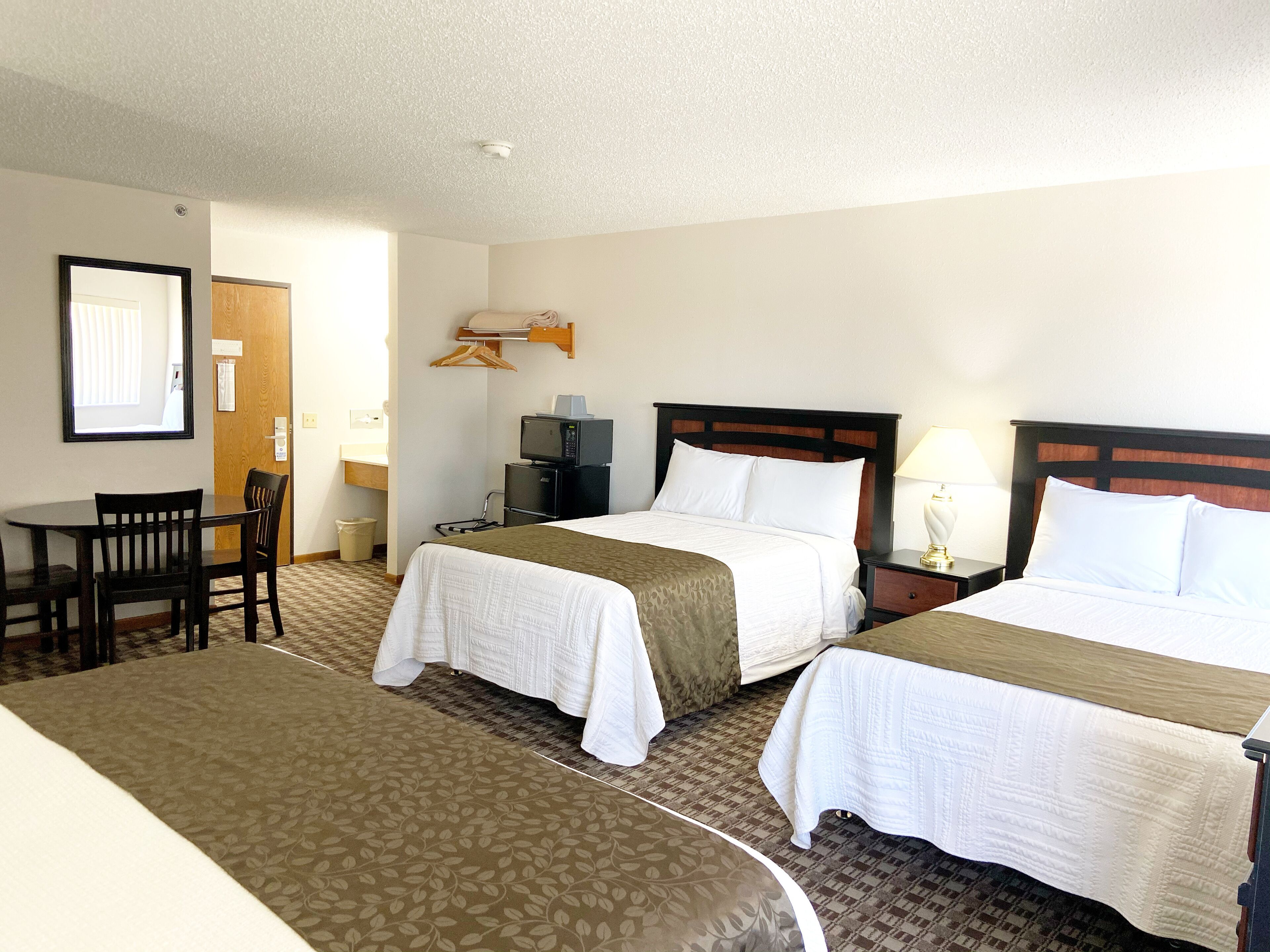 Burke Inn Motel & Suites — photo 15