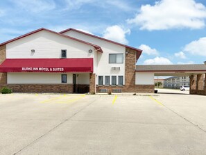 Exterior - Burke Inn Motel & Suites (Carroll)