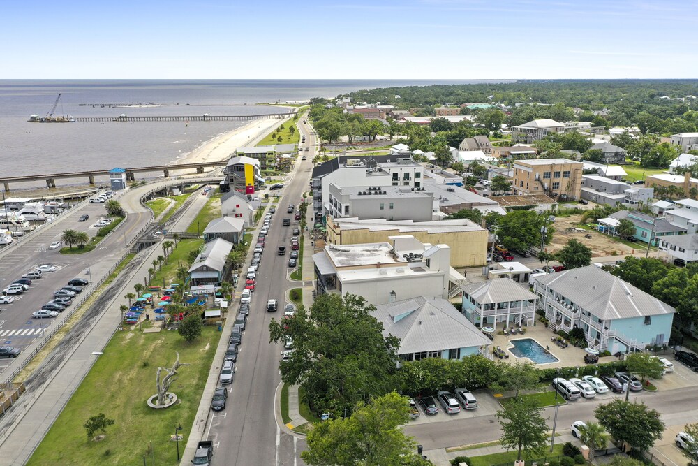 Bay Town Inn by null