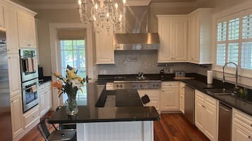 Luxury House | Private kitchen | Mini-fridge, microwave, coffee/tea maker, paper towels