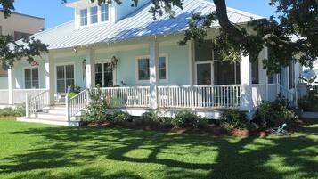 Rumah Mewah, 2 kamar tidur, pemandangan teluk, tepi pantai | Teras/patio