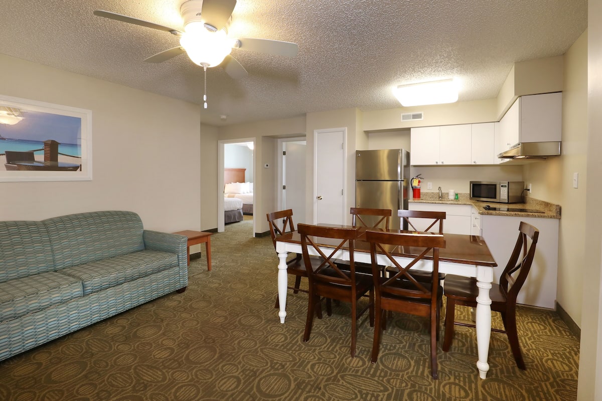 Suite, 3 Schlafzimmer | Wohnbereich