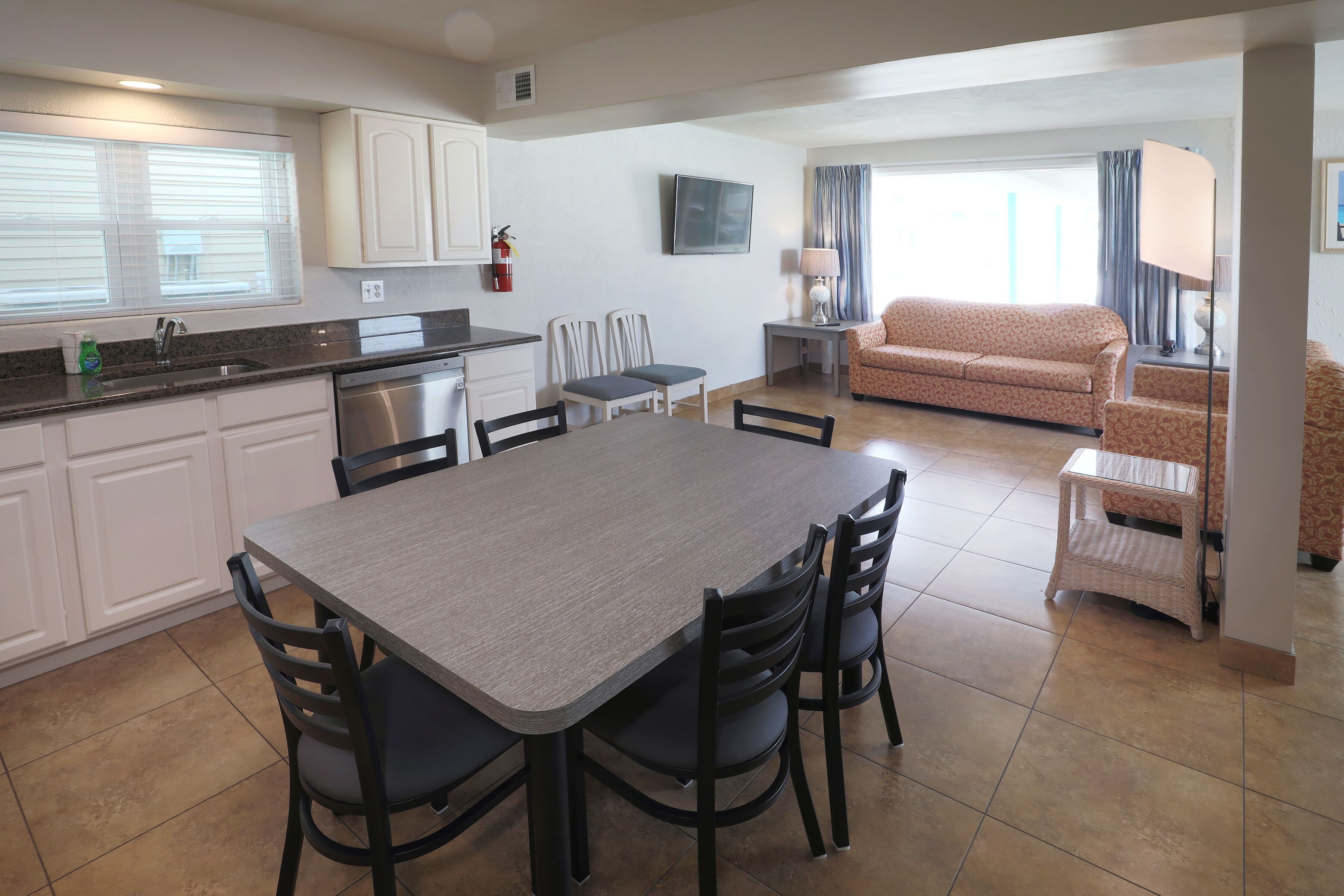2 Bedroom Kitchen Suite (Unit R) | In-room safe, iron/ironing board, free WiFi, bed sheets