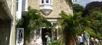 Lisle Combe