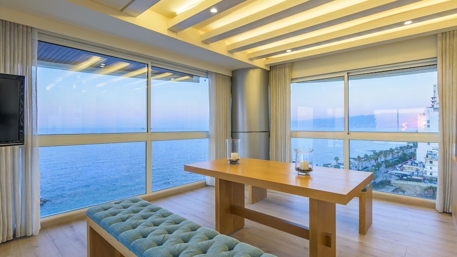 Lahoya Suites