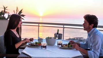 Couples’ dining