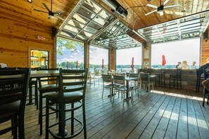 Restaurant - Edinboro Lake Resort Cabins (Edinboro)