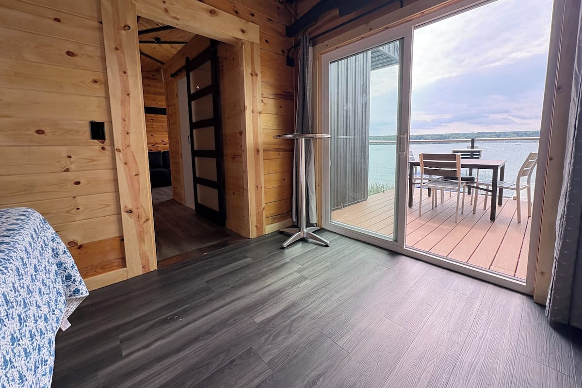 Luxury Tree House, Lakeside