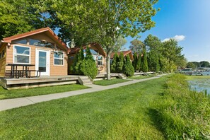 Exterior - Edinboro Lake Resort Cabins (Edinboro)