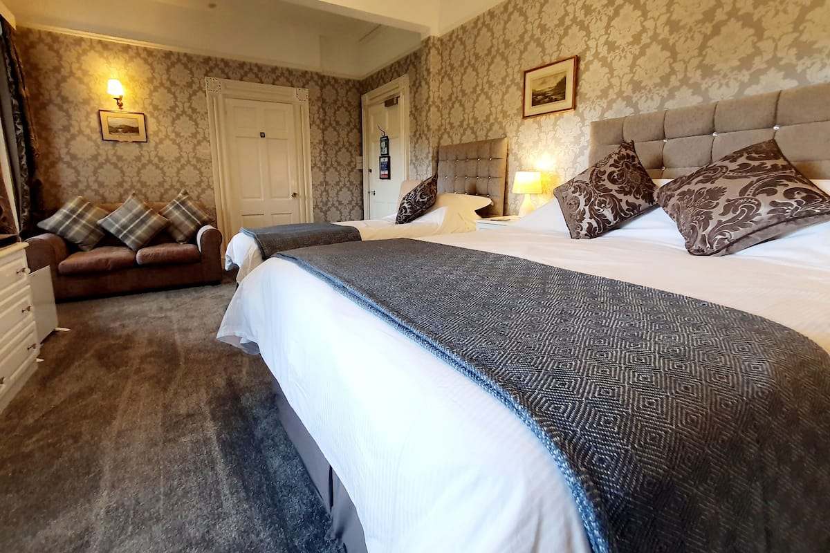 Superior Twin Room, Ensuite, Garden View (FRONT ROOM) | 1 bedroom, soundproofing