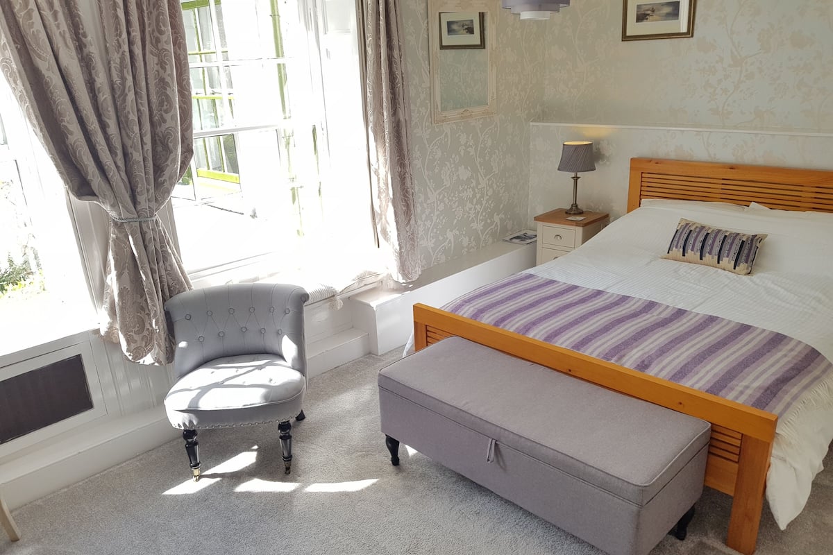 Deluxe Double Room, Ensuite, Garden View (Garden View Room) | 1 bedroom, soundproofing