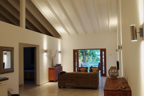 Bantopa Apartments & Villas