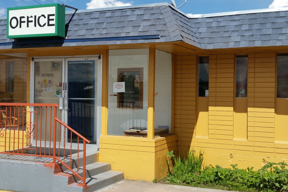 Essex House Motel