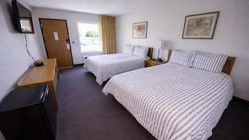 Dubbelrum - 2 queensize-sängar - icke-rökare | Skrivbord, strykjärn/strykbräda, gratis wi-fi och sängkläder