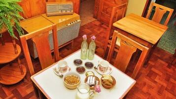 Daily continental breakfast (USD 5 per person)