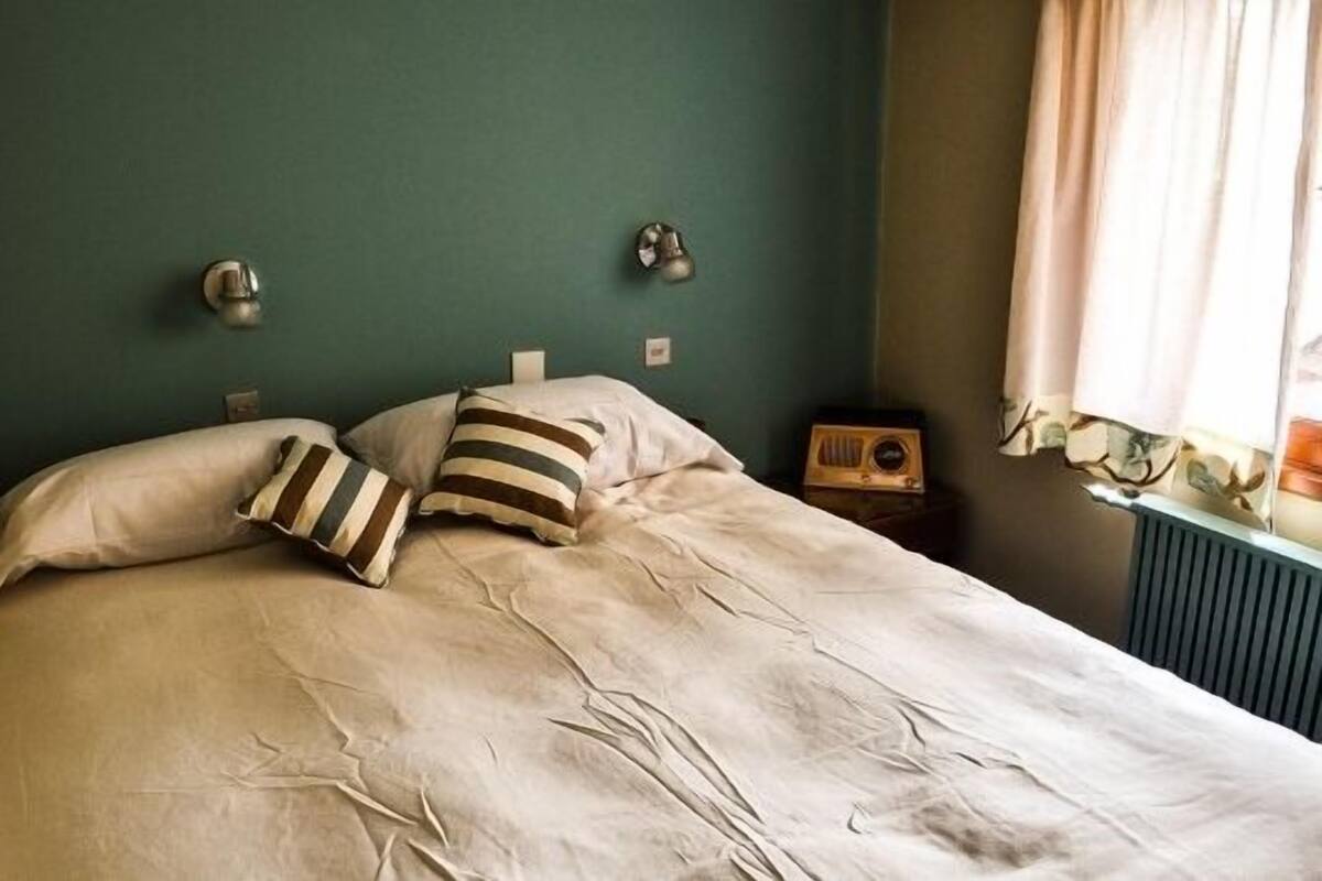 Doppel- oder Zweibettzimmer | Verdunkelungsvorhänge, kostenloses WLAN