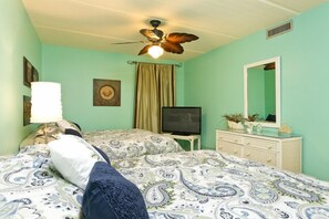 Deluxe appartement, 2 slaapkamers, 2 badkamers, uitzicht op het strand (#2) | 2 slaapkamers, individueel gedecoreerd, individueel gemeubileerd