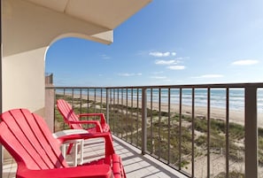 Deluxe Condo, 2 Bedrooms, 2 Bathrooms, Beach View (#2) | Balkoni