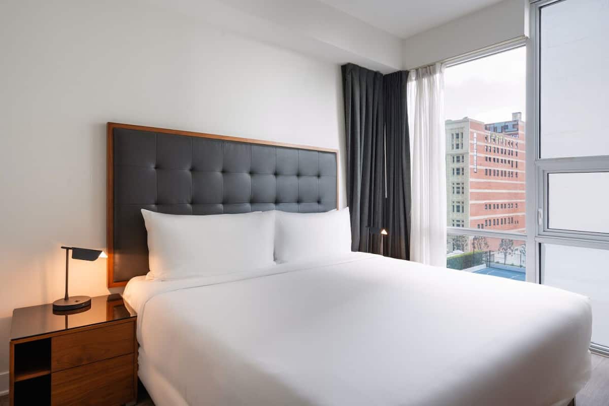 Suite - flere senge (Junior Two Bedroom Suite) | 1 soveværelse, premium-sengetøj, dundyner, senge med topmadrasser