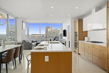 Suite, Multiple Beds (Sky Suite Two Bedroom) | Living area | Smart TV at Level Los Angeles Downtown - South Olive