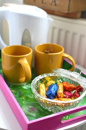 Dobbeltrom – classic, eget bad, hageutsikt (Cariad) | Mat og drikke