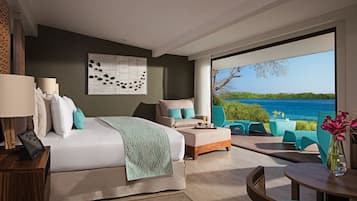 Preferred Club Junior Suite King Plunge Pool | Ropa de cama de alta calidad, edredón y decoración personalizada