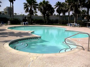 屋内プール、2 つの屋外プール