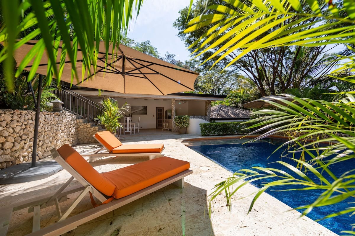 Ganesh Villa | 1 slaapkamer, luxe beddengoed, een kluis op de kamer