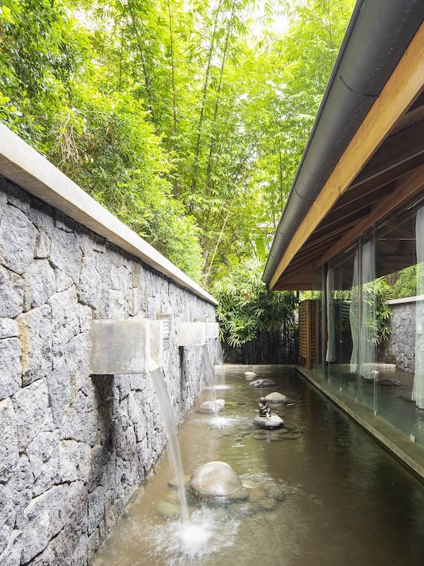 Body treatments, aromatherapy, deep-tissue massages, Swedish massages