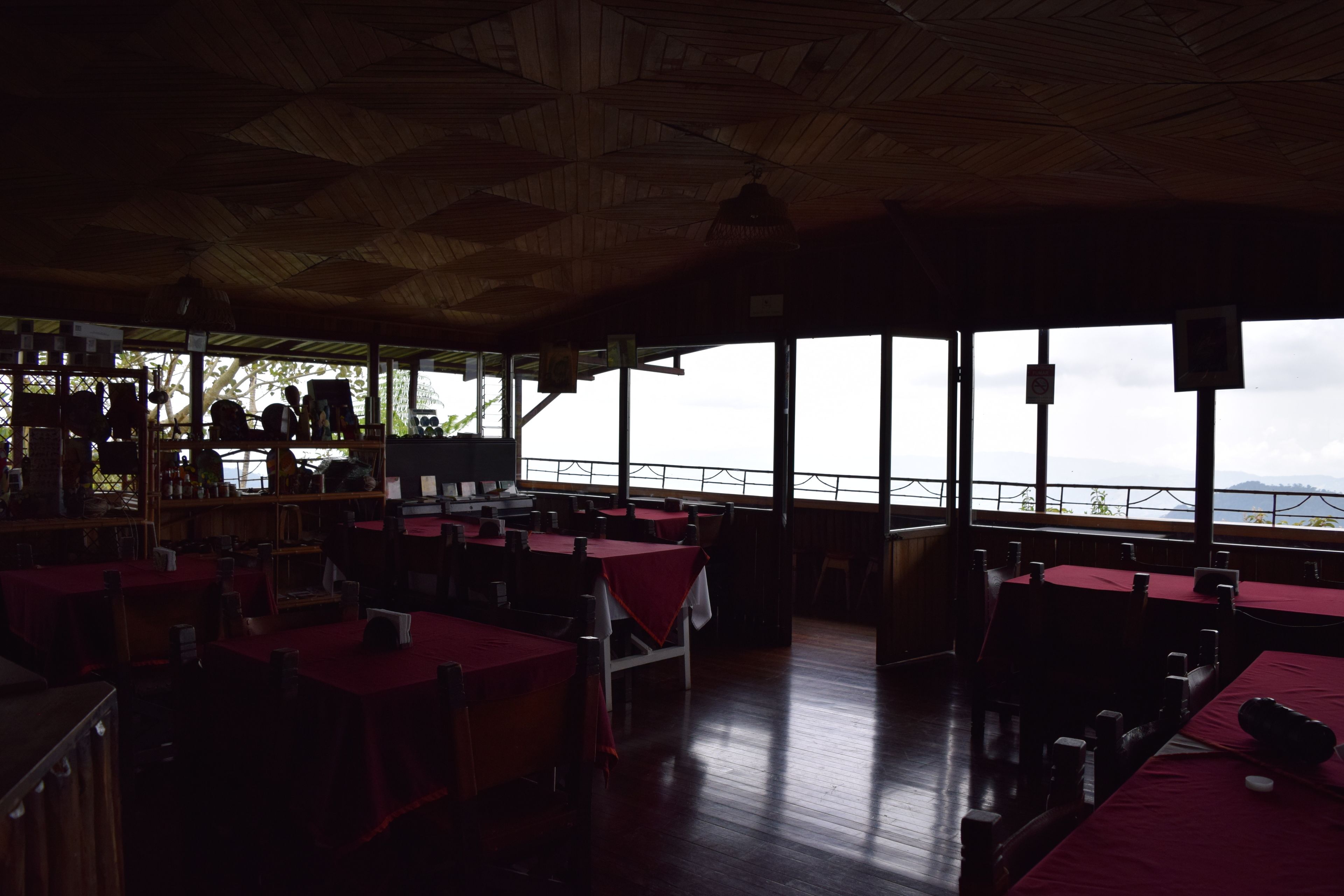 Tempat makan keluarga