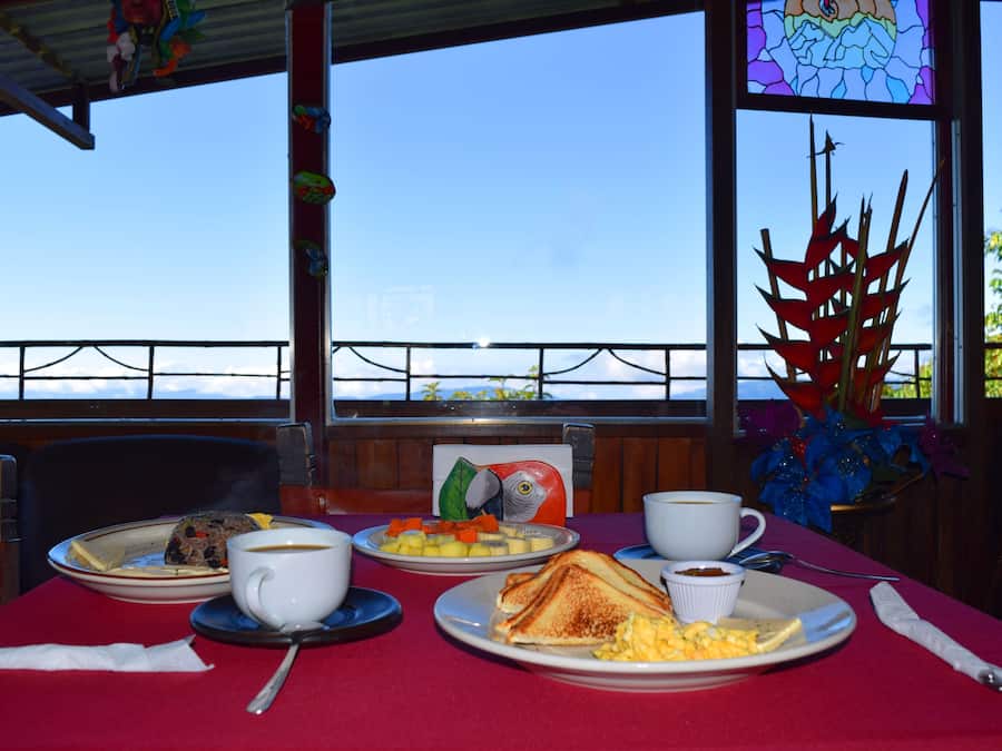 Breakfast, lunch, dinner served; Regional cuisine