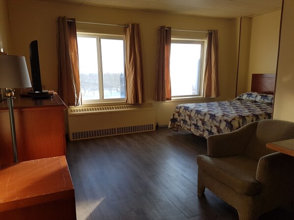 Rom – standard, 1 queensize-seng | Wi-fi (inkludert)