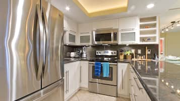 Condo, 3 phòng ngủ, quang cảnh bãi biển, tầng trệt (#5) | Bếp riêng | Tủ lạnh, lò vi sóng, lò nướng, bếp nấu