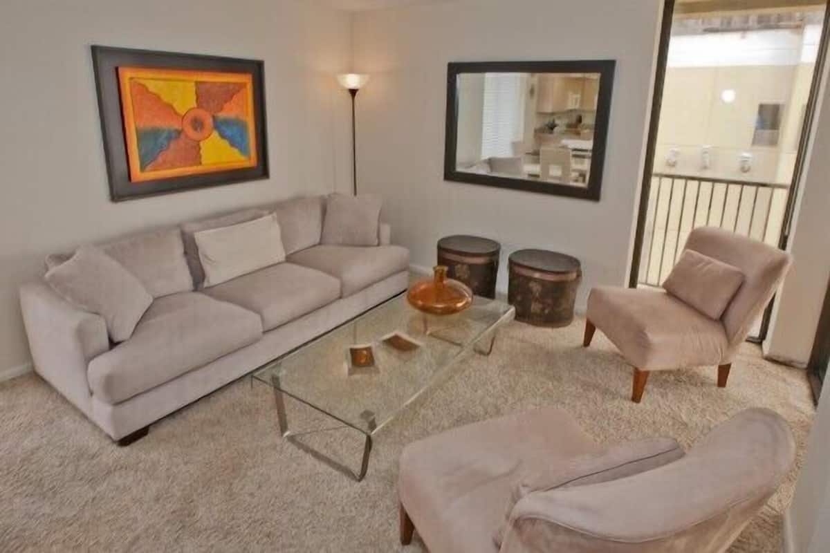 Condo, 3 Bedrooms, 2 Bathrooms (#7) | Living room | LCD TV
