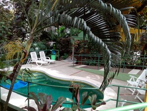 Outdoor pool - Paradise Inn (Quepos)