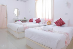 Desk, rollaway beds, free WiFi - Wiangphumin Hotel (Nan)