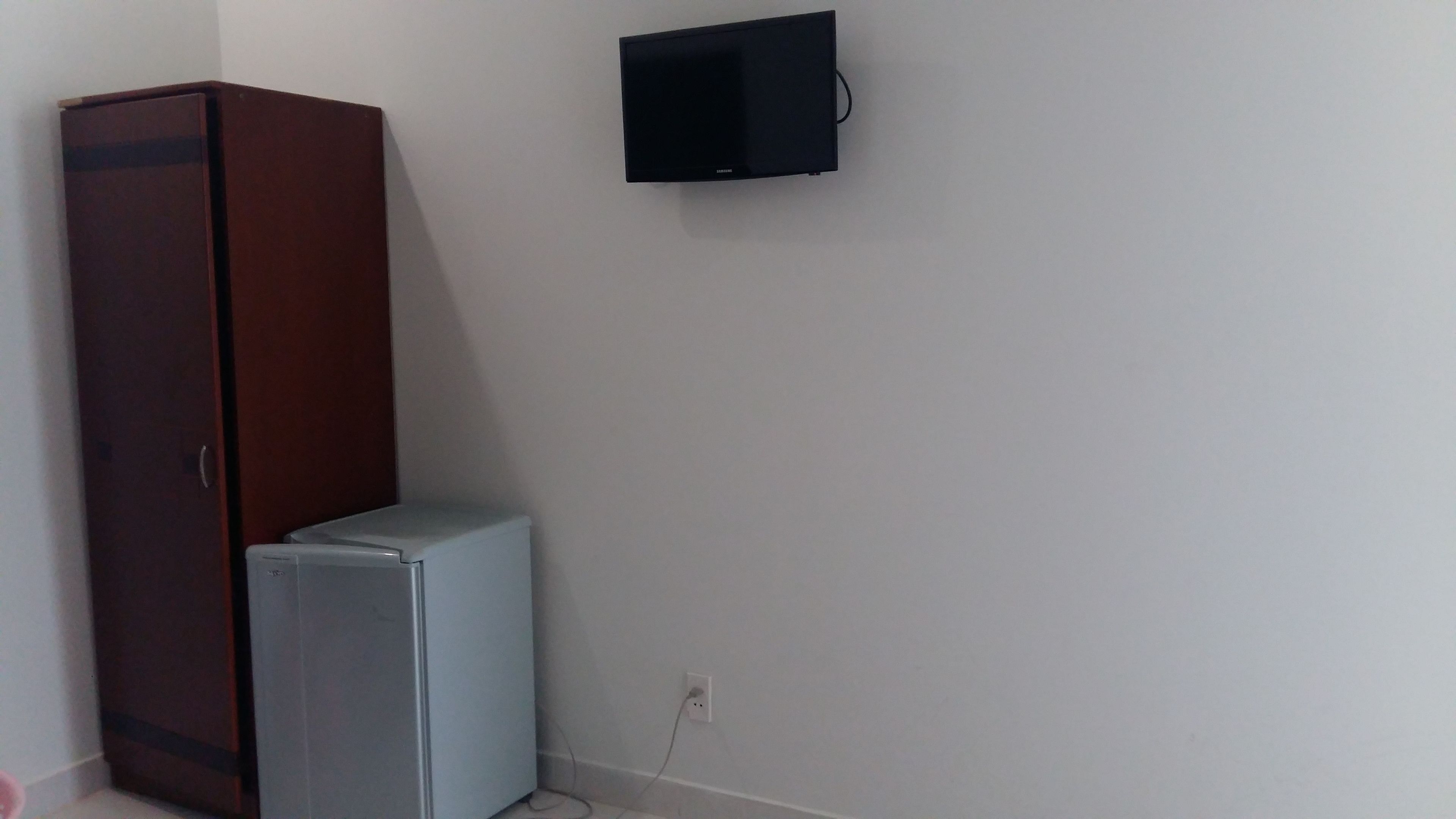 standard double room, no windows | room amenity