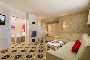 Smekmånadssvit | Vardagsrum | Platt-tv och dvd-spelare