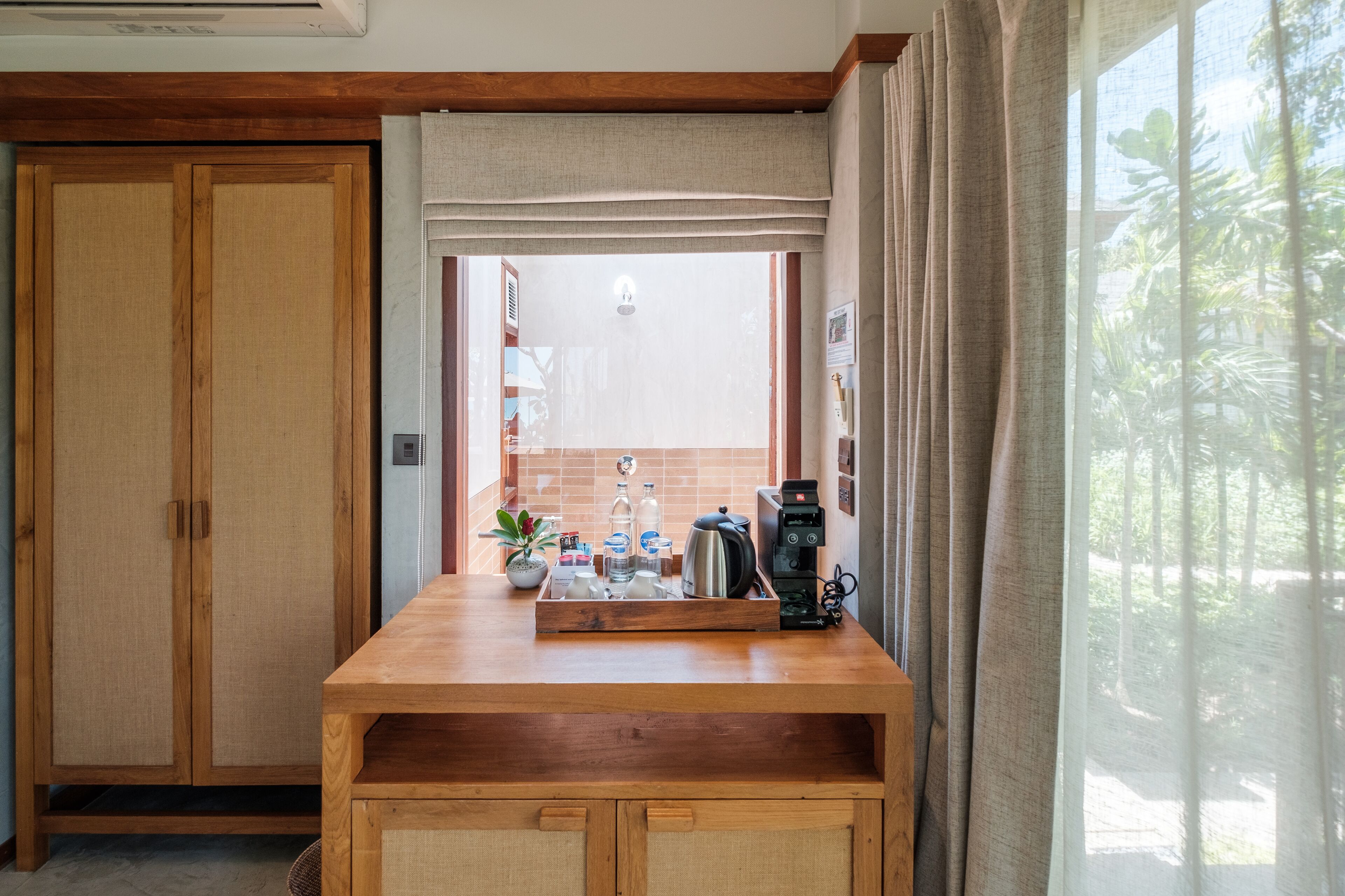 premium 2 bedroom with roof deck and seaview | minibar, in-room safe, desk, iron/ironing board