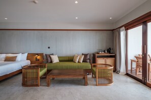 Beachfront villa, 1 Bedroom with private pool | Minibar, in-room safe, desk, iron/ironing board - Banana Fan Sea Resort (Koh Samui)