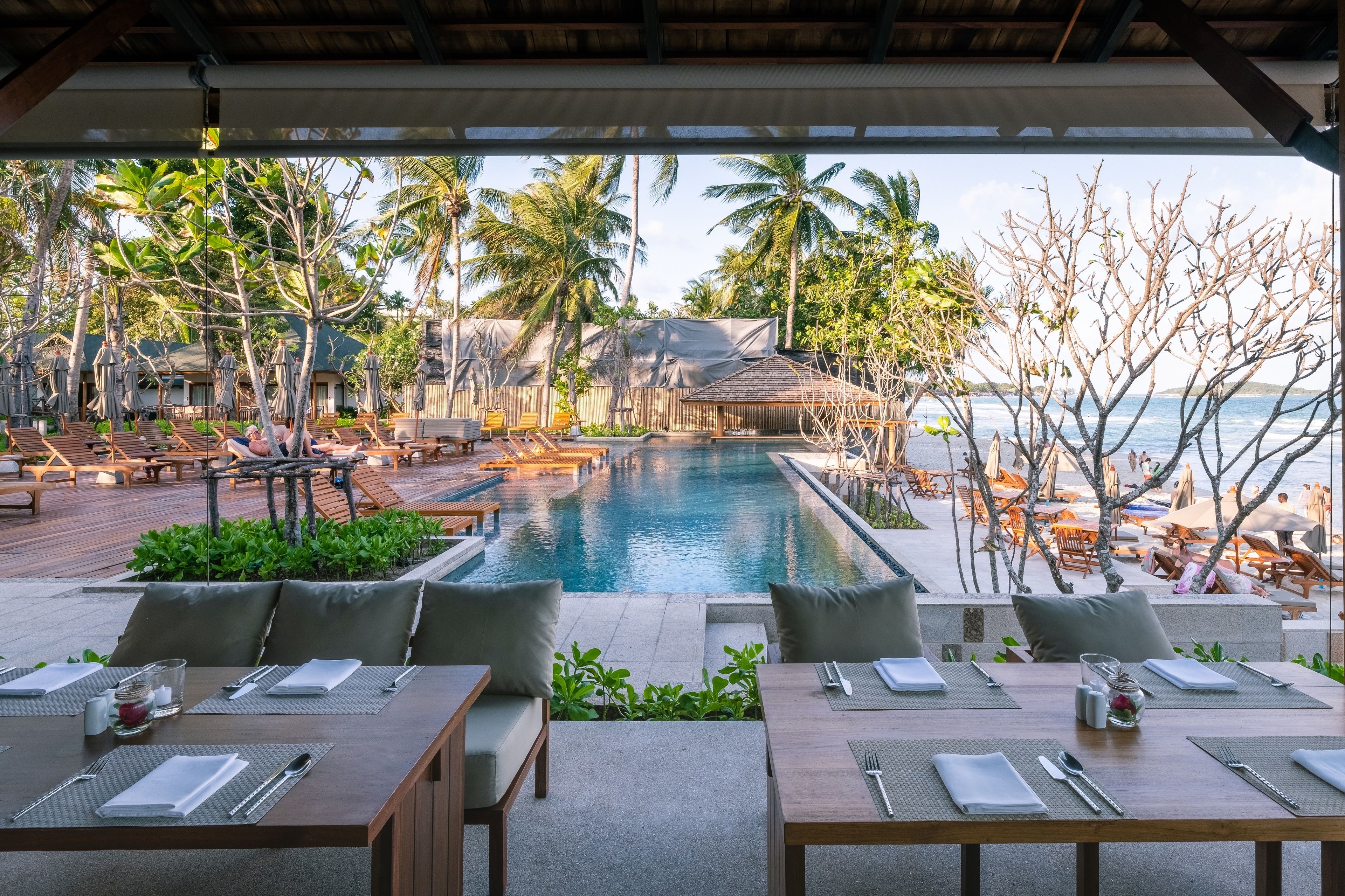 lunch and dinner served, thai cuisine