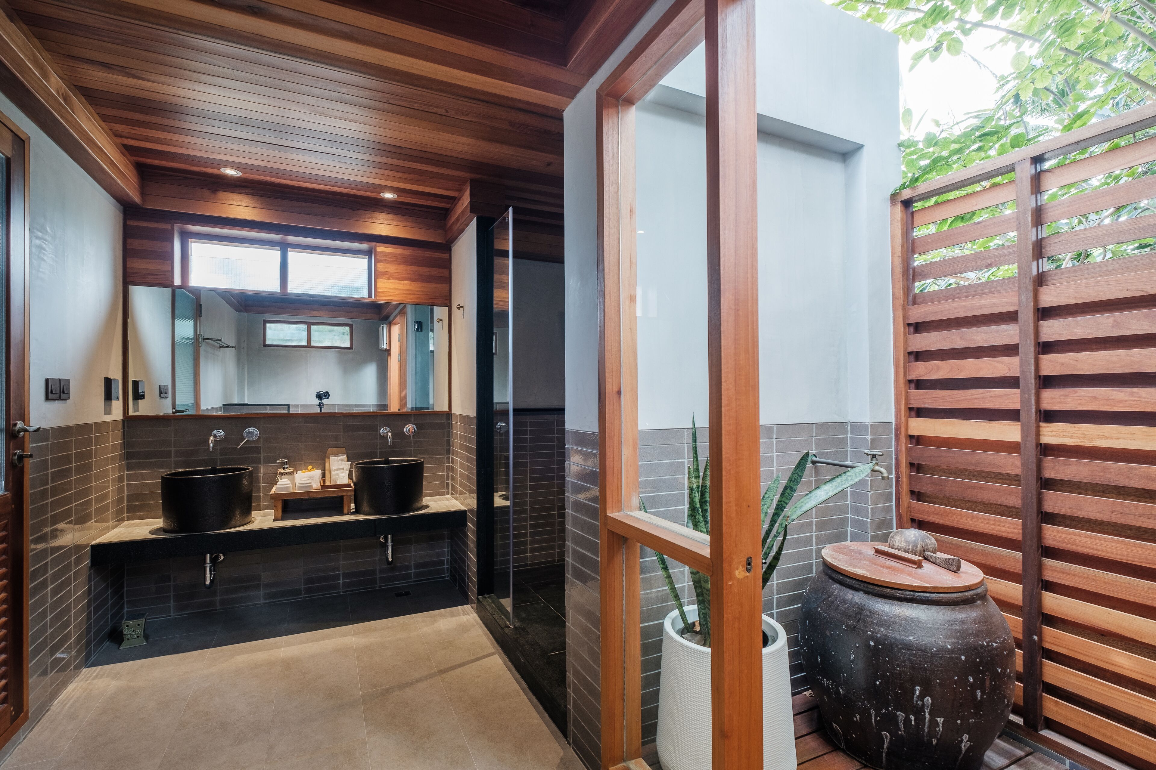 beachfront villa, 1 bedroom with jacuzzi | bathroom | separate bathtub and shower, free toiletries, hair dryer, bathrobes