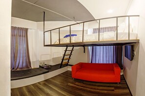 In-room safe, blackout curtains, iron/ironing board, rollaway beds - Roomies Suites (George Town)